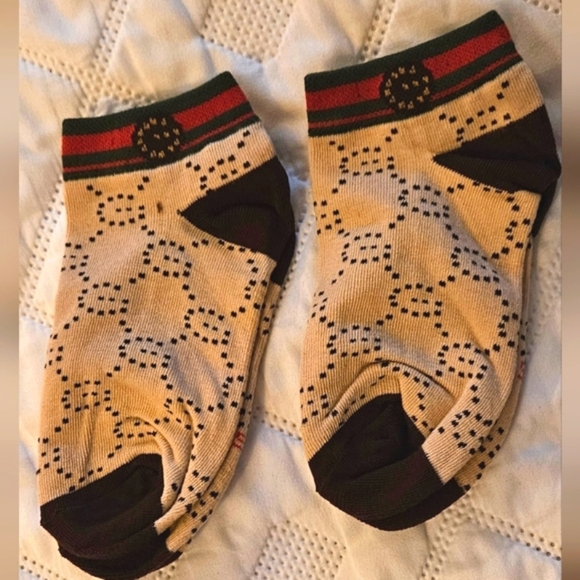 🌟NWOT Designer Patterned Womens And Men's Socks Set  Cream Brown-TWO PAIRS🌟 - Picture 1 of 3